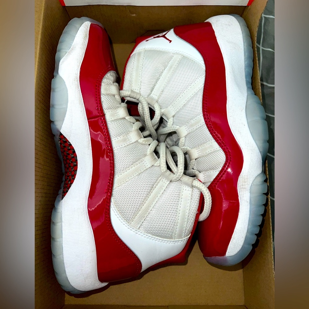 Cherry red Jordan’s 6Y